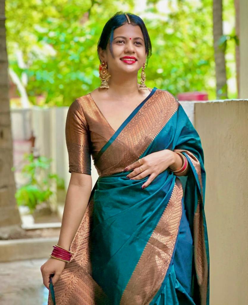 Snazzy Rama Soft Silk Saree With Magnetic Blouse Piece ClothsVilla