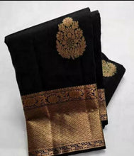 Load image into Gallery viewer, Refreshing Black Soft Silk Saree With Flaunt Blouse Piece ClothsVilla