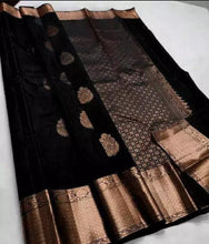 Load image into Gallery viewer, Refreshing Black Soft Silk Saree With Flaunt Blouse Piece ClothsVilla