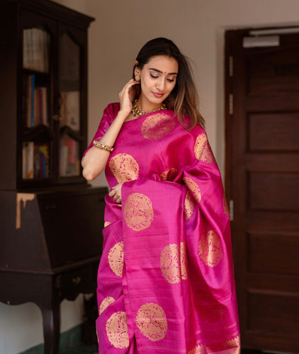 Mesmerising Dark Pink Soft Silk Saree With Skinny Blouse Piece ClothsVilla