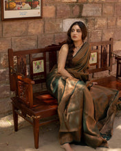 Load image into Gallery viewer, Smashing Dark Green Soft Silk Saree With Snazzy Blouse Piece ClothsVilla