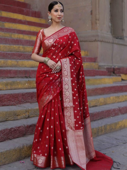 Beleaguer Red Soft Silk Saree With Assemblage Blouse Piece Secondary image