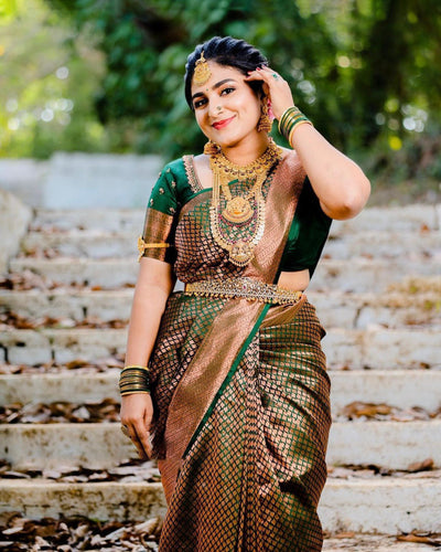 Arresting Dark Green Soft Silk Saree With Impressive Blouse Piece ClothsVilla