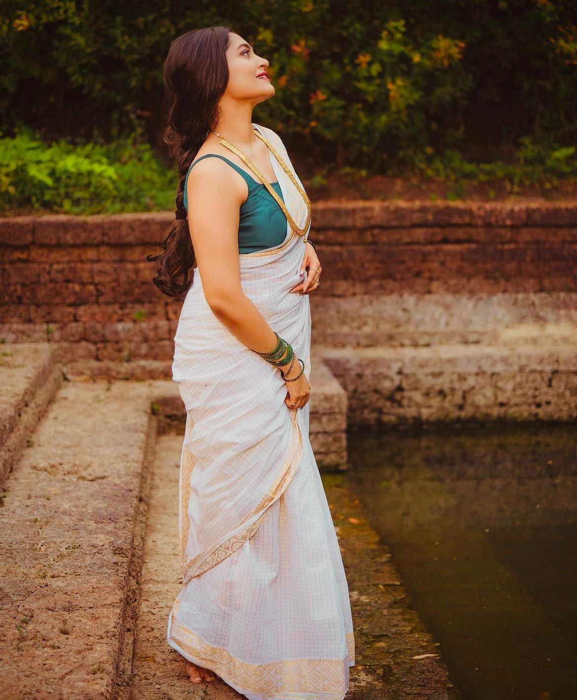 Denouement White Soft Silk Saree With Ratatouille Blouse Piece ClothsVilla