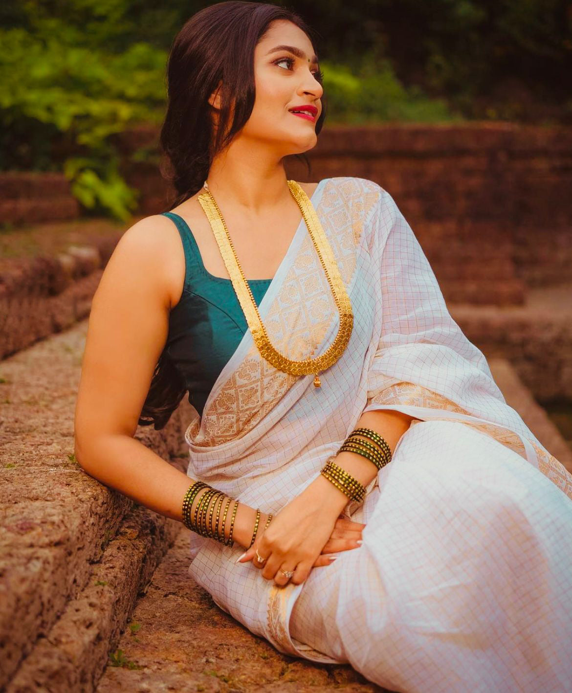 Denouement White Soft Silk Saree With Ratatouille Blouse Piece ClothsVilla