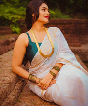 Load image into Gallery viewer, Denouement White Soft Silk Saree With Ratatouille Blouse Piece ClothsVilla