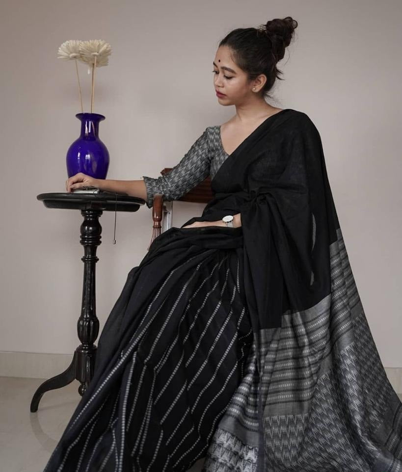 Extraordinary Black Soft Silk Saree With Sizzling Blouse Piece ClothsVilla