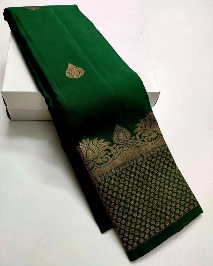 Girlish Dark Green Soft Silk Saree With Impressive Blouse Piece ClothsVilla