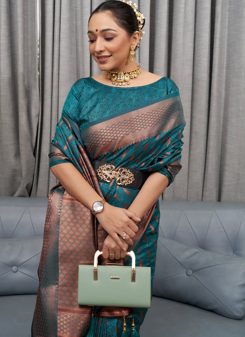 Twirling Rama Soft Silk Saree With Flamboyant Blouse Piece Secondary image