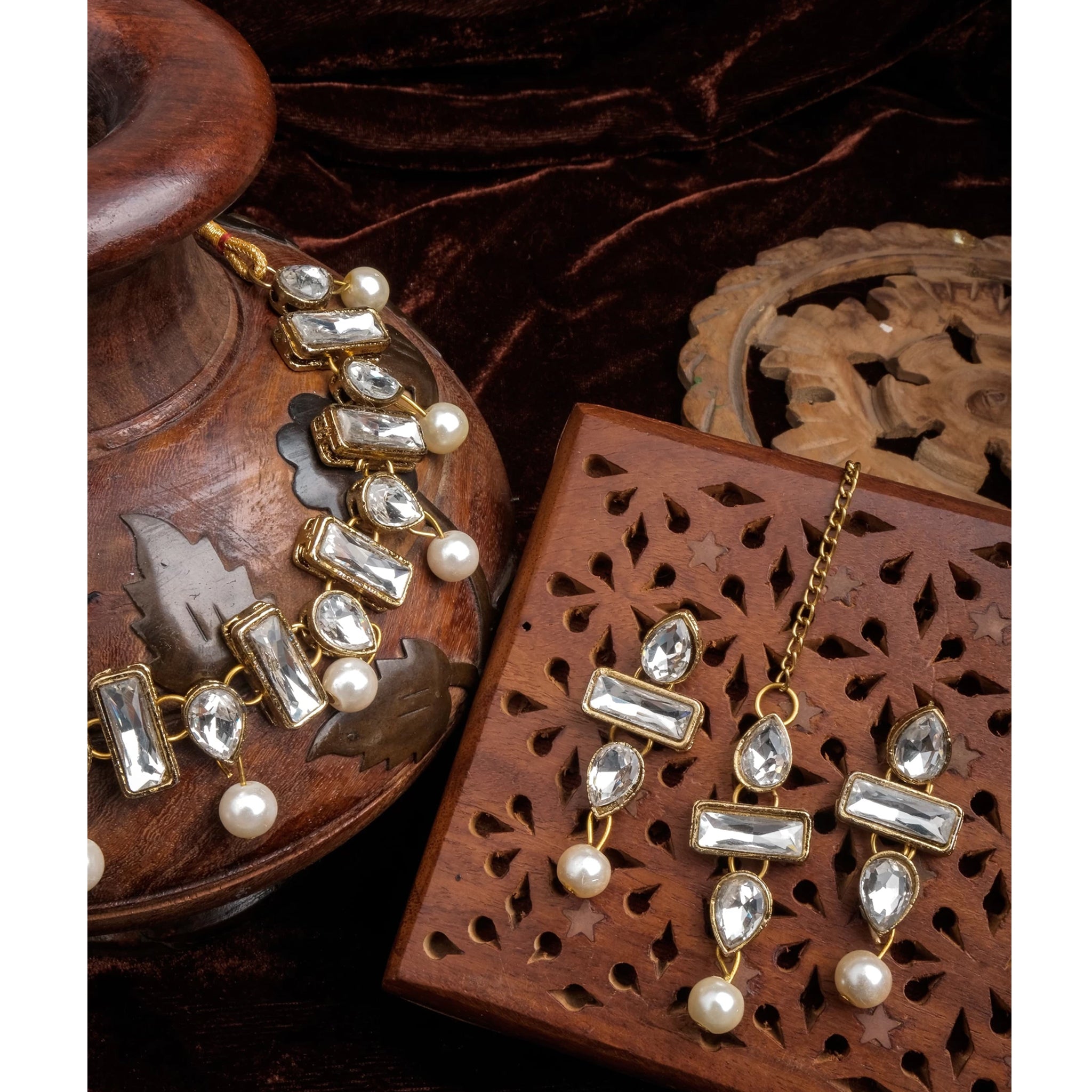 Alloy Jewel Set (White) ClothsVilla