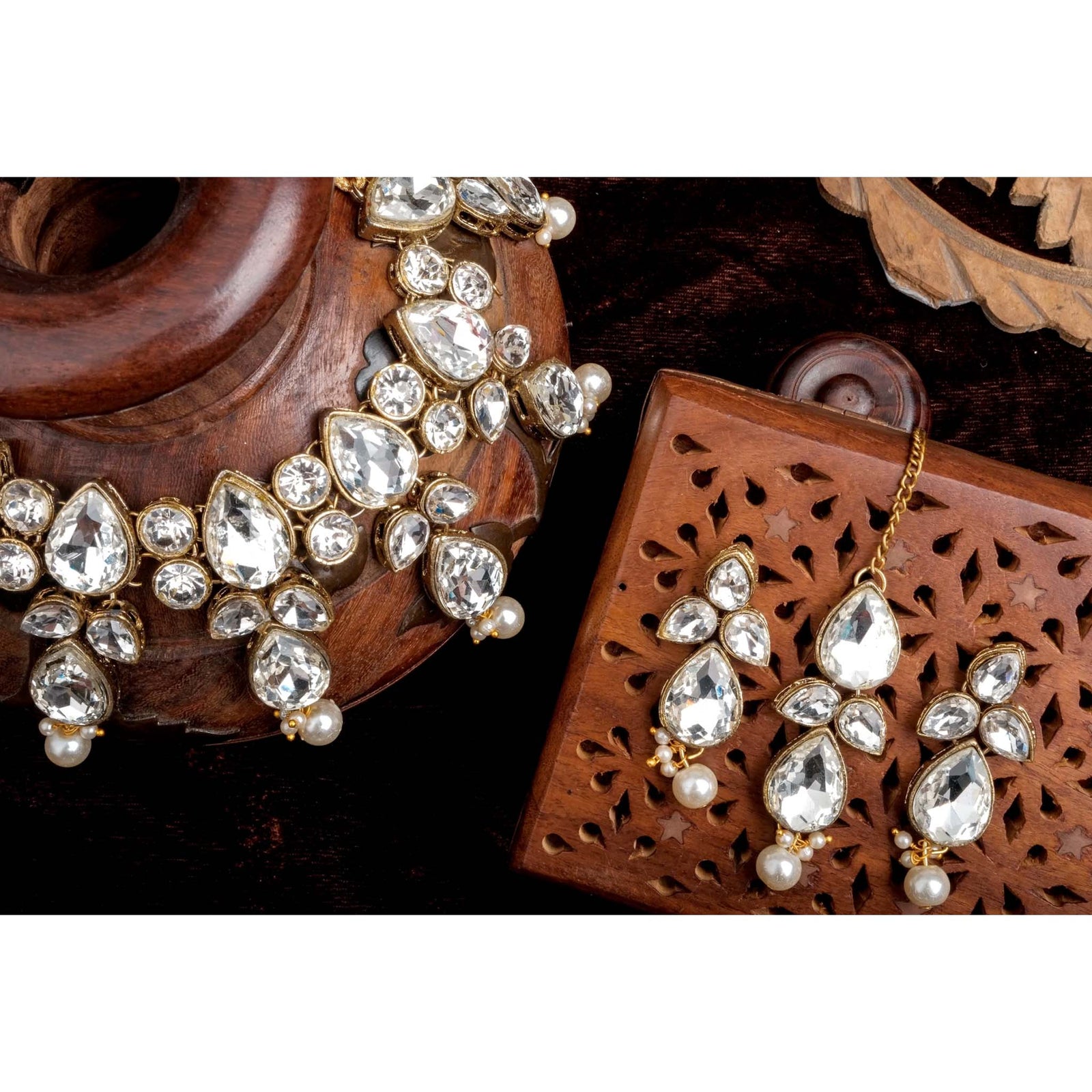 Alloy Jewel Set (White) ClothsVilla