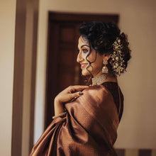 Load image into Gallery viewer, Hypnotic Wine Soft Banarasi Silk Saree With Snazzy Blouse Piece ClothsVilla