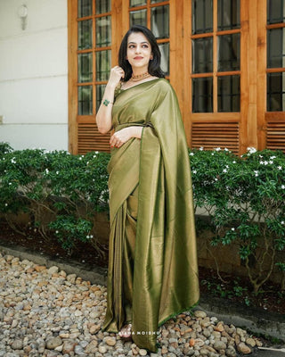 Bucolic Green Soft Kanjivaram Silk Saree With Incredible Blouse Piece ClothsVilla