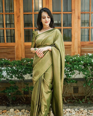 Bucolic Green Soft Kanjivaram Silk Saree With Incredible Blouse Piece ClothsVilla