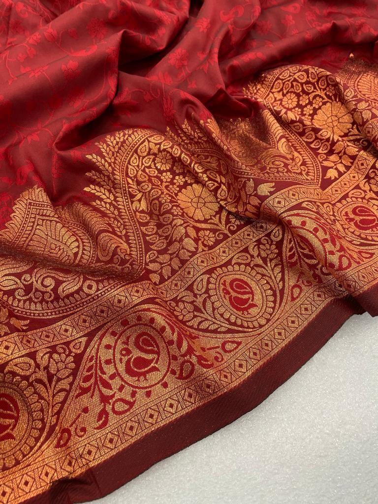 Flattering Maroon Soft Banarasi Silk Saree With Snazzy Blouse Piece ClothsVilla