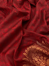 Load image into Gallery viewer, Flattering Maroon Soft Banarasi Silk Saree With Snazzy Blouse Piece ClothsVilla