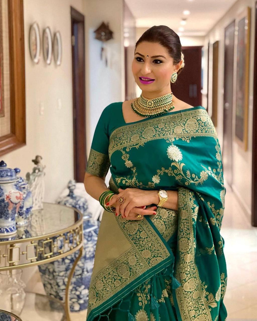 Beautiful Green Soft Silk Saree With Pretty Blouse Piece ClothsVilla