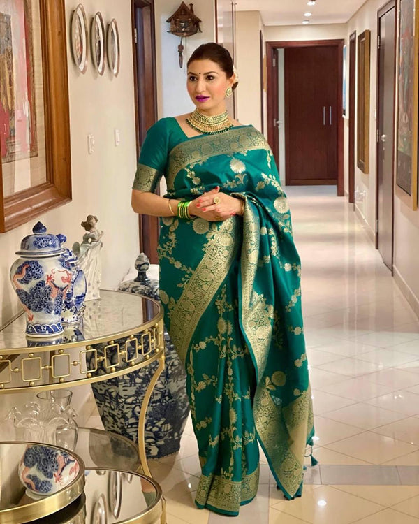 Beautiful Green Soft Silk Saree With Pretty Blouse Piece ClothsVilla