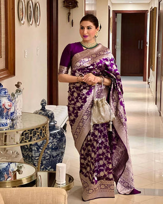 Delectable Purple Soft Banarasi Silk Saree With Gratifying Blouse Piece ClothsVilla