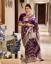 Load image into Gallery viewer, Delectable Purple Soft Banarasi Silk Saree With Gratifying Blouse Piece ClothsVilla