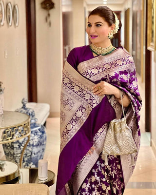 Delectable Purple Soft Banarasi Silk Saree With Gratifying Blouse Piece ClothsVilla