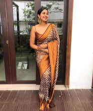 Load image into Gallery viewer, Pleasurable Brown Soft Banarasi Silk Saree With Magnetic Blouse Piece ClothsVilla