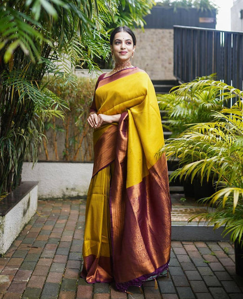 Lissome Golden Soft Kanjivaram Silk Saree With Moiety Blouse Piece ClothsVilla Main image