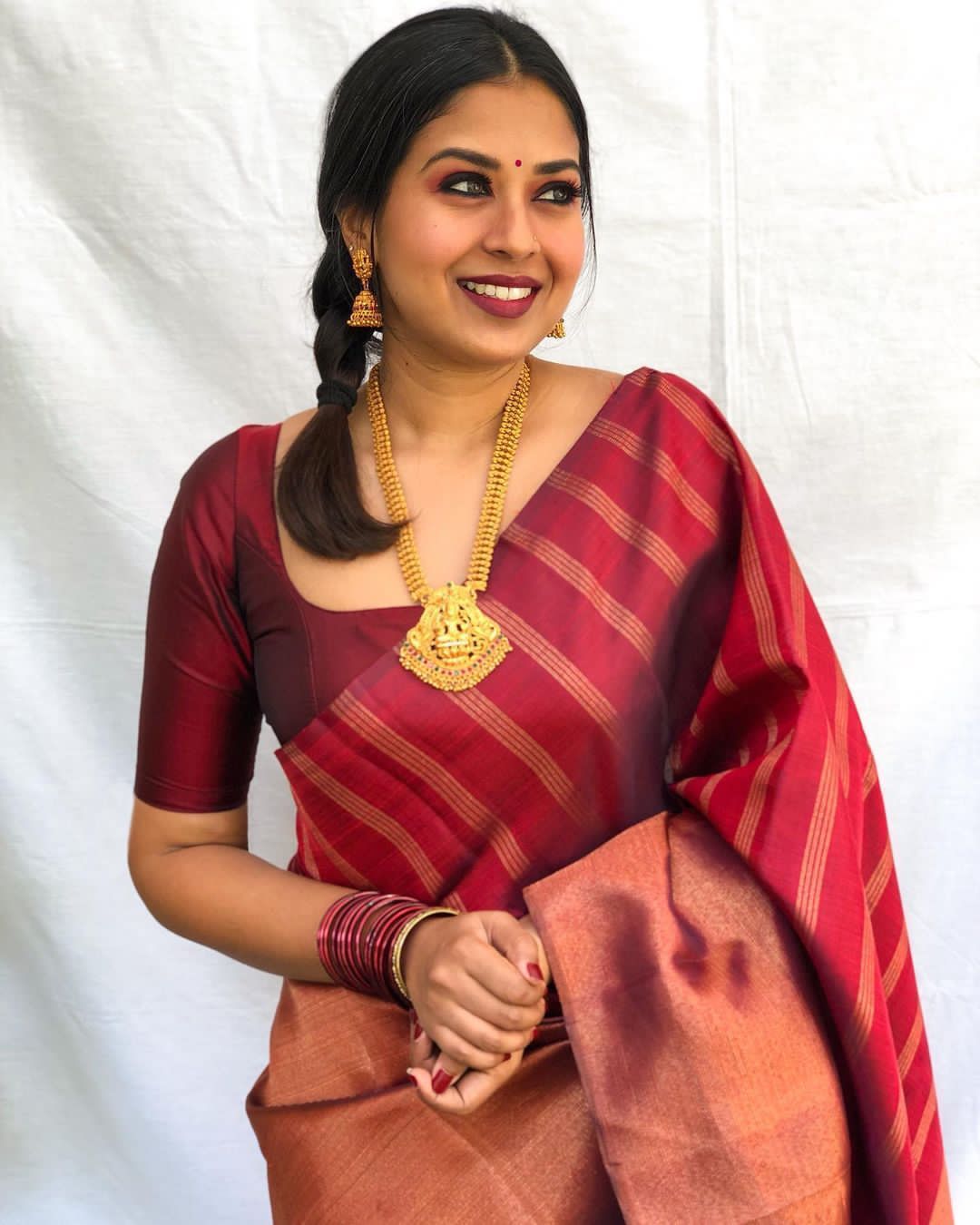 Groovy Maroon Soft Banarasi Silk Saree With Prominent Blouse Piece ClothsVilla