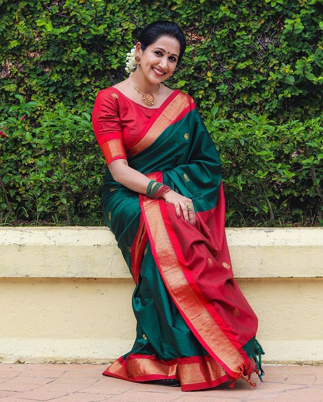 Outstanding Rama Soft Banarasi Silk Saree With Precious Blouse Piece ClothsVilla