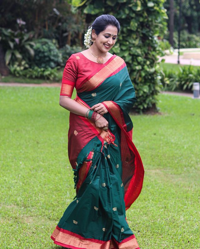 Outstanding Rama Soft Banarasi Silk Saree With Precious Blouse Piece ClothsVilla