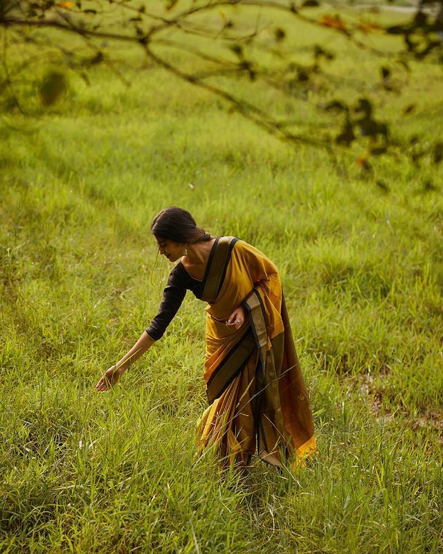 Elegant Yellow Soft Banarasi Silk Saree With Staring Blouse Piece ClothsVilla