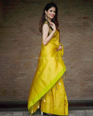 Divine Yellow Soft Silk Saree with Excellent Blouse Piece ClothsVilla