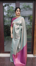 Load image into Gallery viewer, Conflate Sea Green Soft Silk Saree with Cynosure Blouse Piece ClothsVilla
