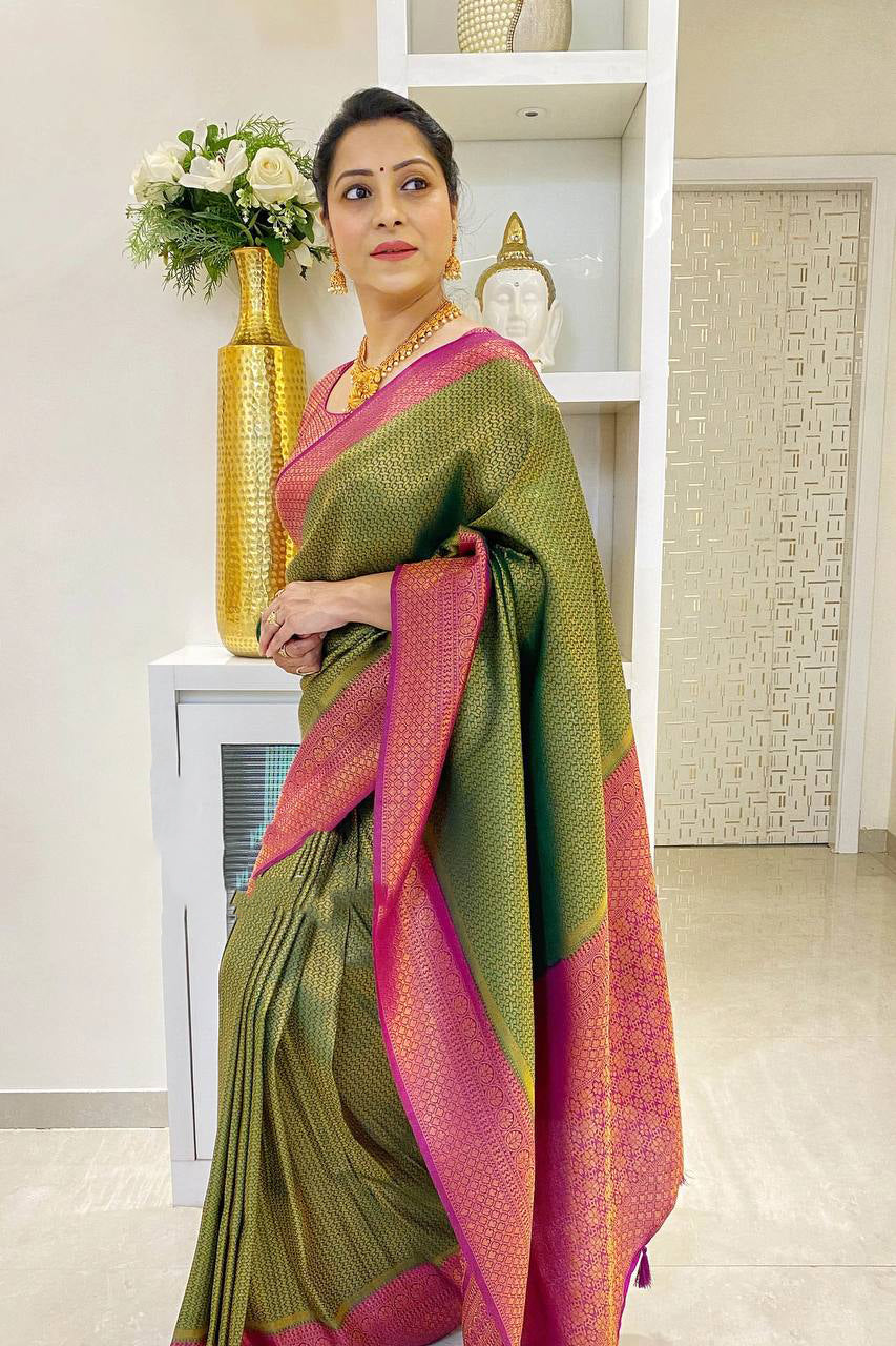 Palimpsest Green Soft Silk Saree With Surreptitious Blouse Piece ClothsVilla