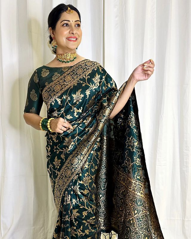 Vestigial Dark Green Soft Banarasi Silk Saree With Felicitous Blouse Piece ClothsVilla