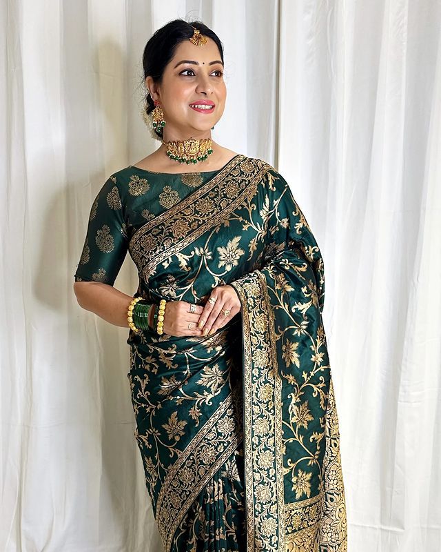 Vestigial Dark Green Soft Banarasi Silk Saree With Felicitous Blouse Piece ClothsVilla