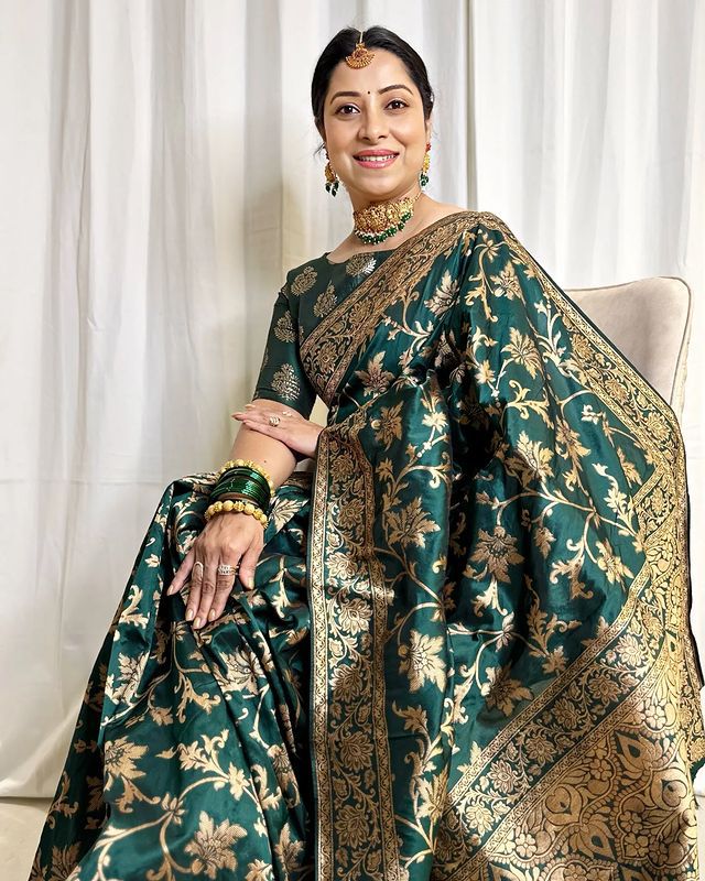 Vestigial Dark Green Soft Banarasi Silk Saree With Felicitous Blouse Piece ClothsVilla