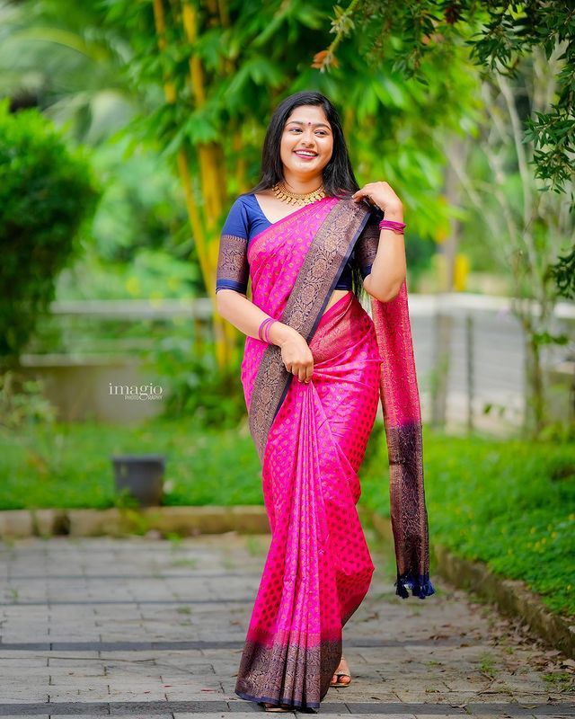 Exuberant Dark Pink Soft Silk Saree With Unequalled Blouse Piece ClothsVilla