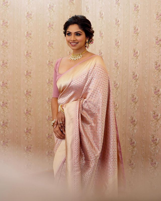 Excellent Baby Pink Soft Silk Saree With Effervescent Blouse Piece ClothsVilla