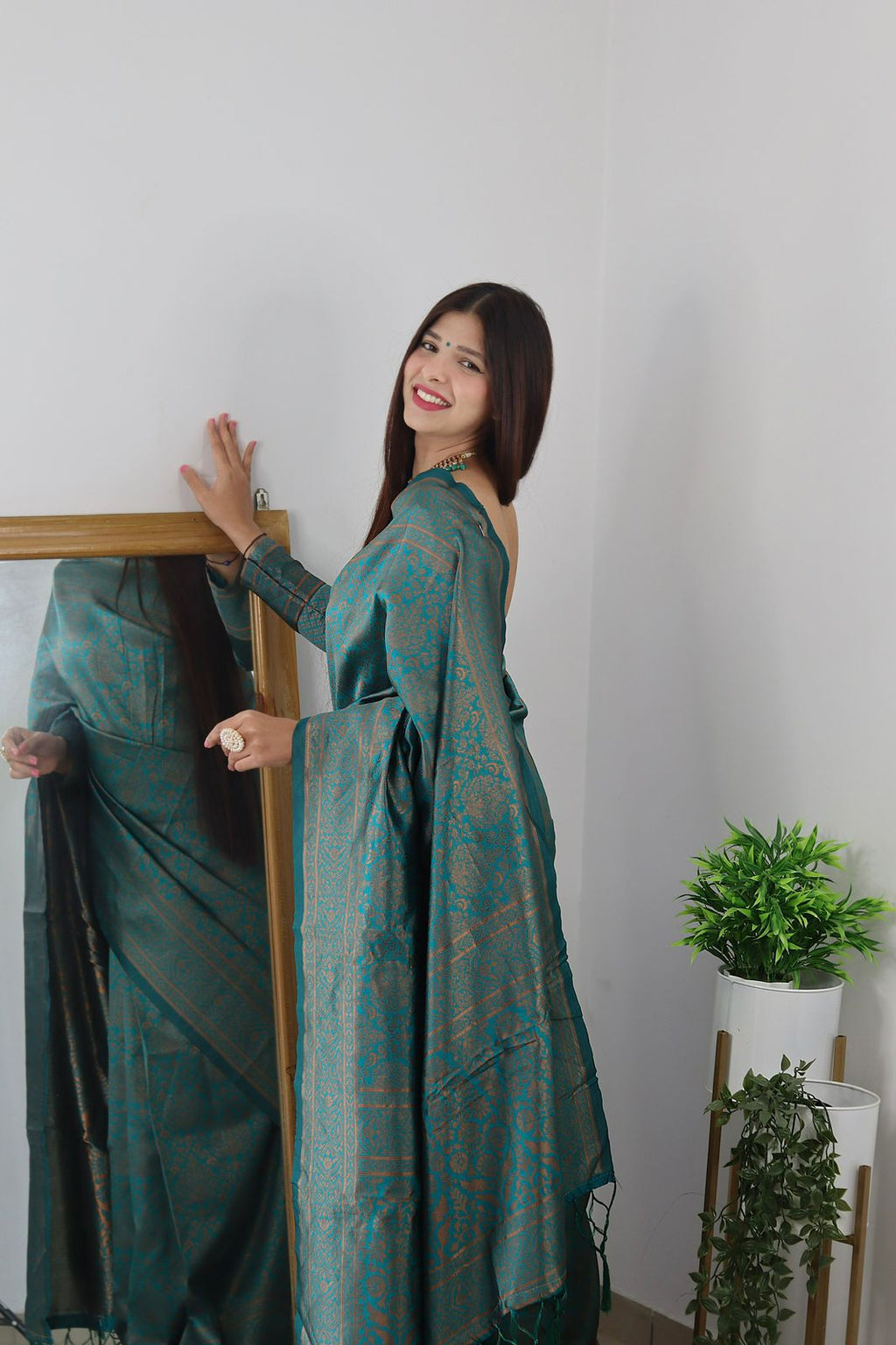Demanding Rama Soft Banarasi Silk Saree With Lovely Blouse Piece ClothsVilla