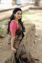 Load image into Gallery viewer, Excellent Green Soft Silk Saree With Ideal Blouse Piece ClothsVilla