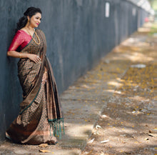 Load image into Gallery viewer, Excellent Green Soft Silk Saree With Ideal Blouse Piece ClothsVilla