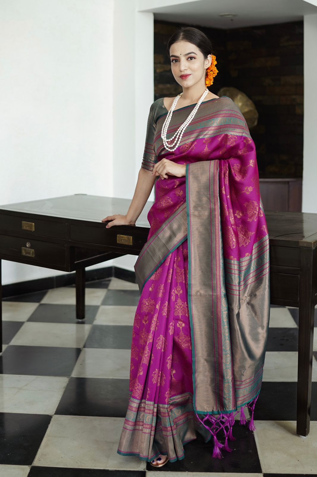 Snappy Purple Soft Banarasi Silk Saree With Magnetic Blouse Piece ClothsVilla