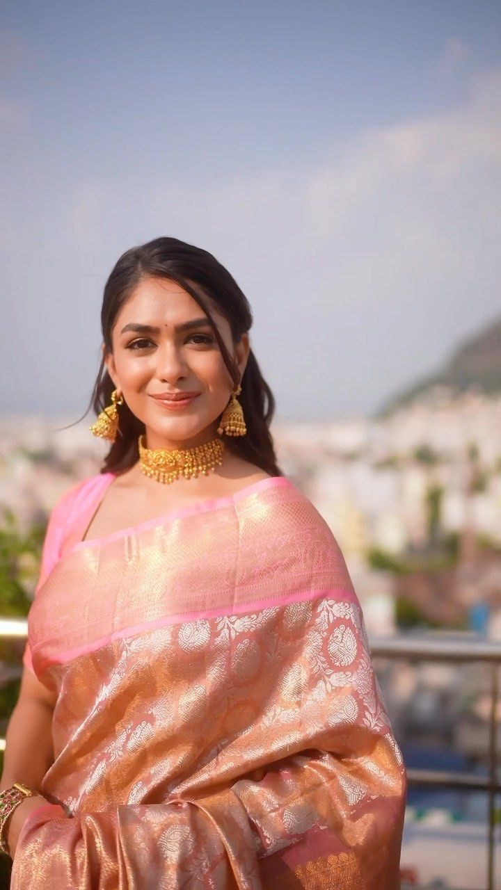 Denouement Pink Soft Banarasi Silk Saree With Impressive Blouse Piece ClothsVilla