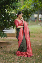 Load image into Gallery viewer, Delectable Green Soft Silk Saree With Confounding Blouse Piece ClothsVilla