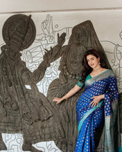 Load image into Gallery viewer, Delightful Blue Soft Banarasi Silk Saree With Prettiest Blouse Piece ClothsVilla