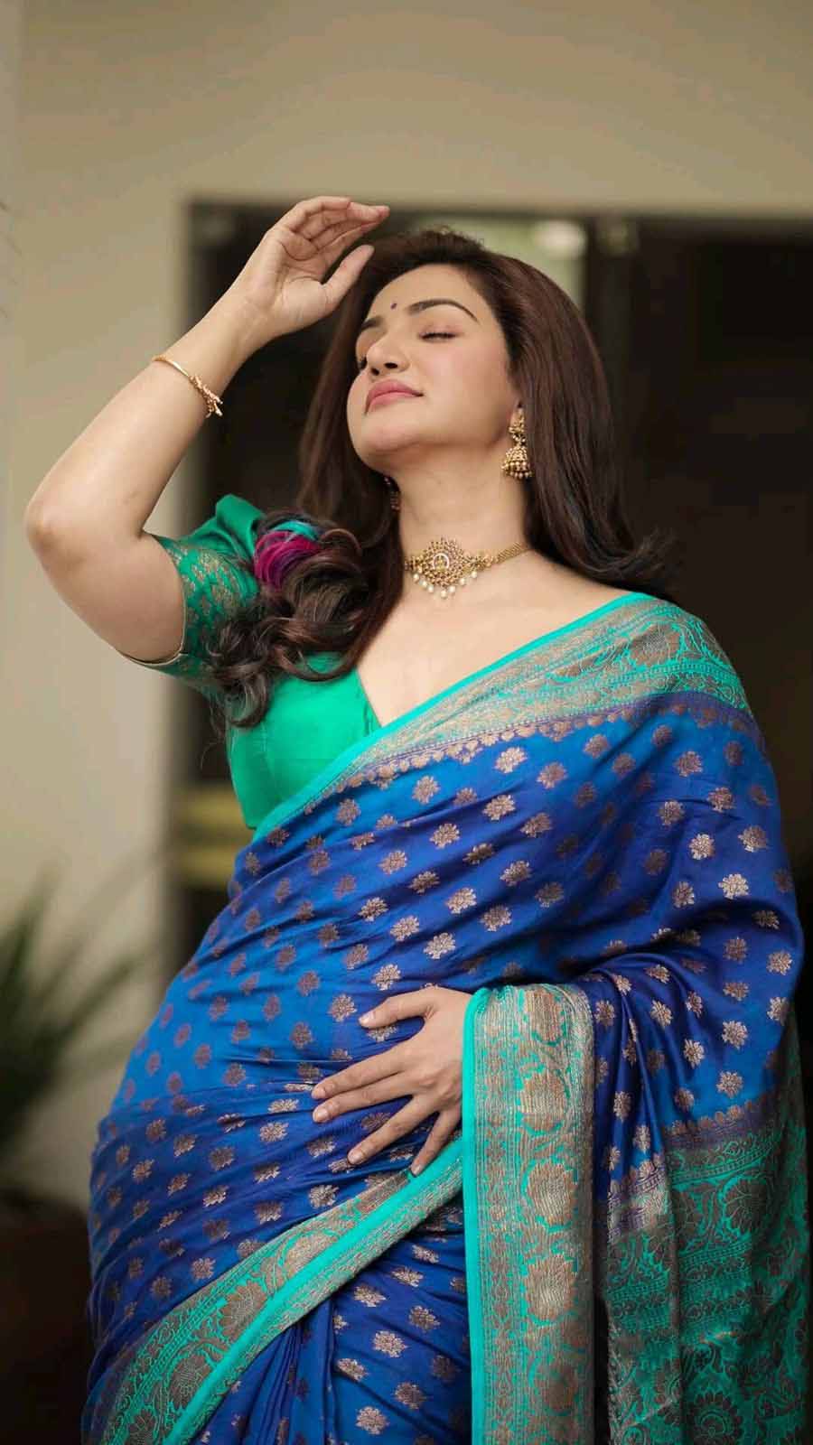 Delightful Blue Soft Banarasi Silk Saree With Prettiest Blouse Piece ClothsVilla