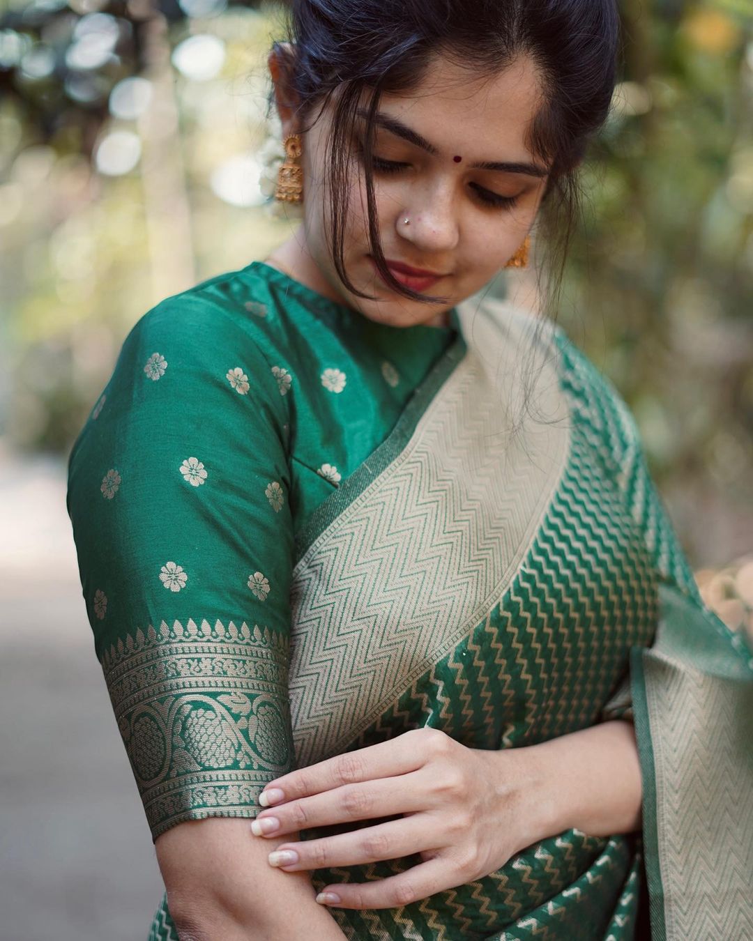 extravagant Green Soft Silk Saree With Beauteous Blouse Piece ClothsVilla