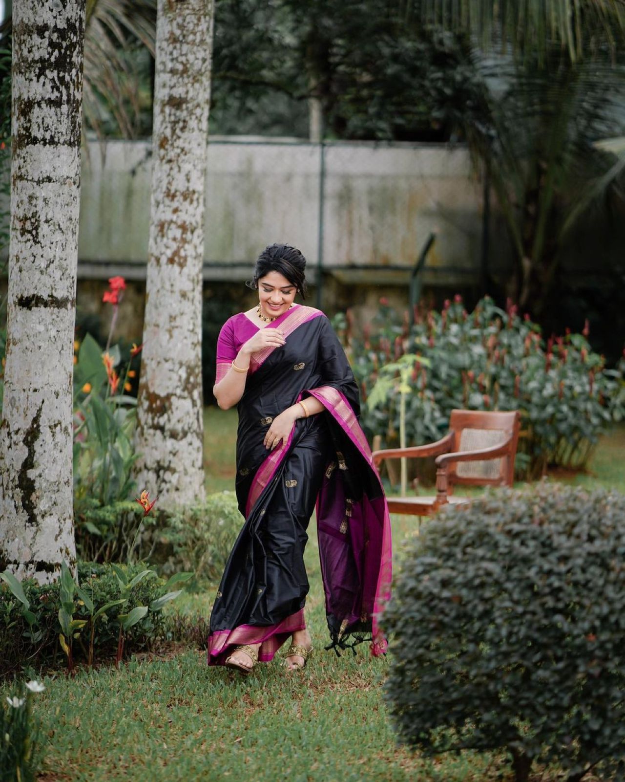 Captivating Black Soft Banarasi Silk Saree With Girlish Blouse Piece ClothsVilla