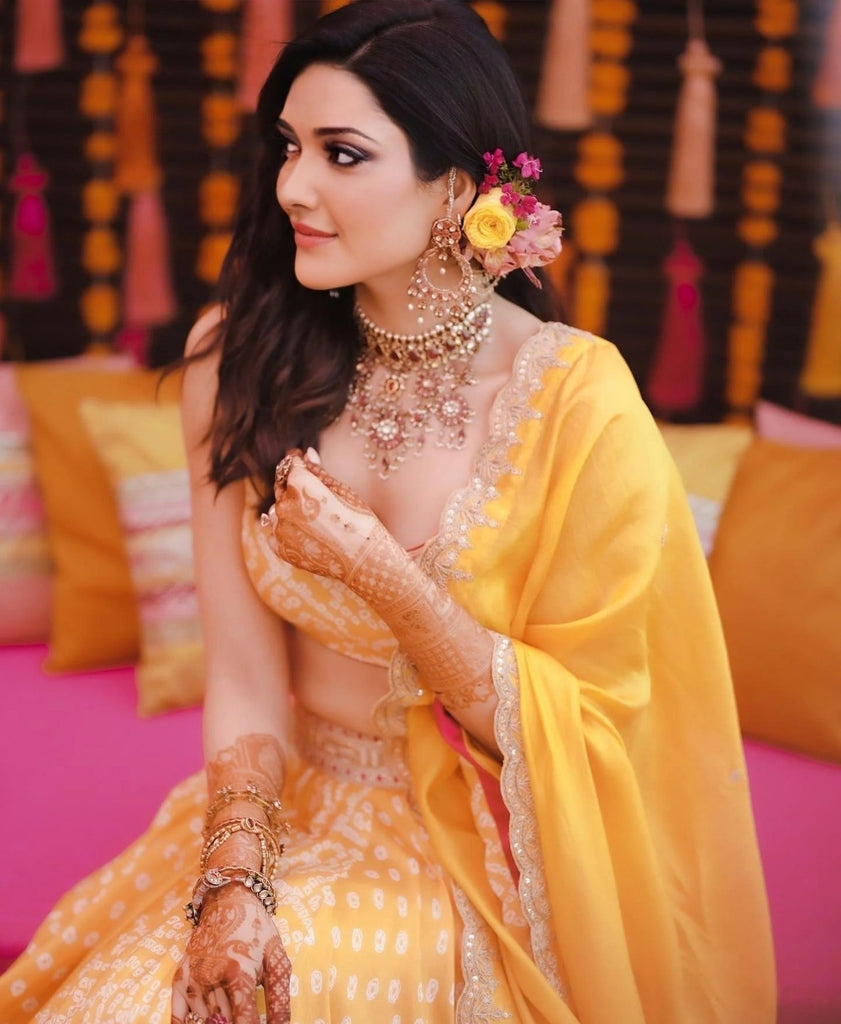 Sophie Choudry this yellow lehenga look is best for 'haldi function' in  wedding see photos